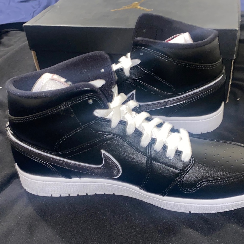 AIR JORDAN 1 MID SE